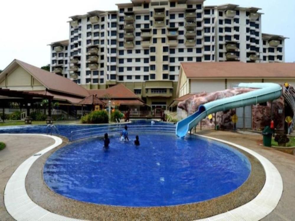 Puteri Beach Resort Порт-Диксон Экстерьер фото