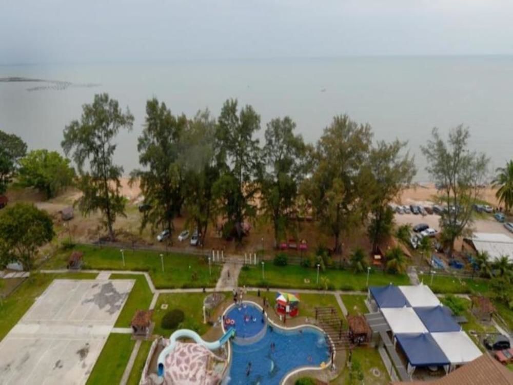 Puteri Beach Resort Порт-Диксон Экстерьер фото